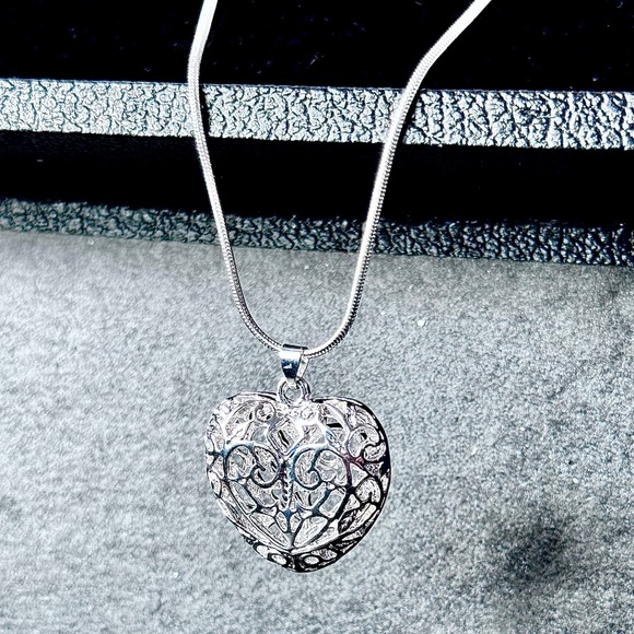 925 Sterling Silver Filigree Heart Pendant Necklace 14" Snake Chain - Picture 5 of 14